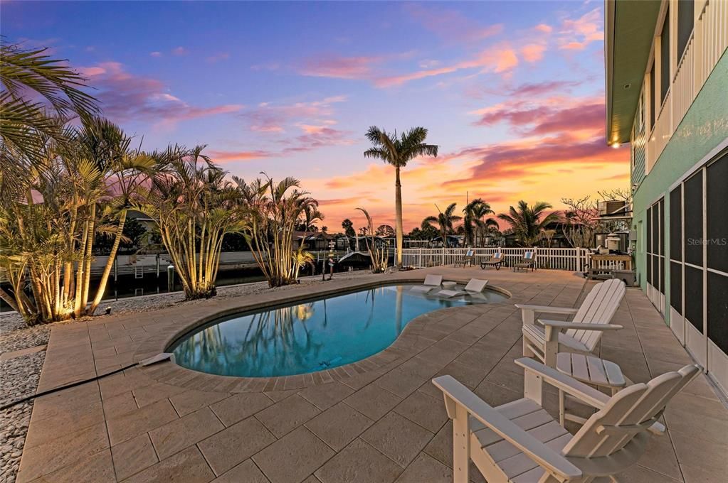 Exterior, Pool