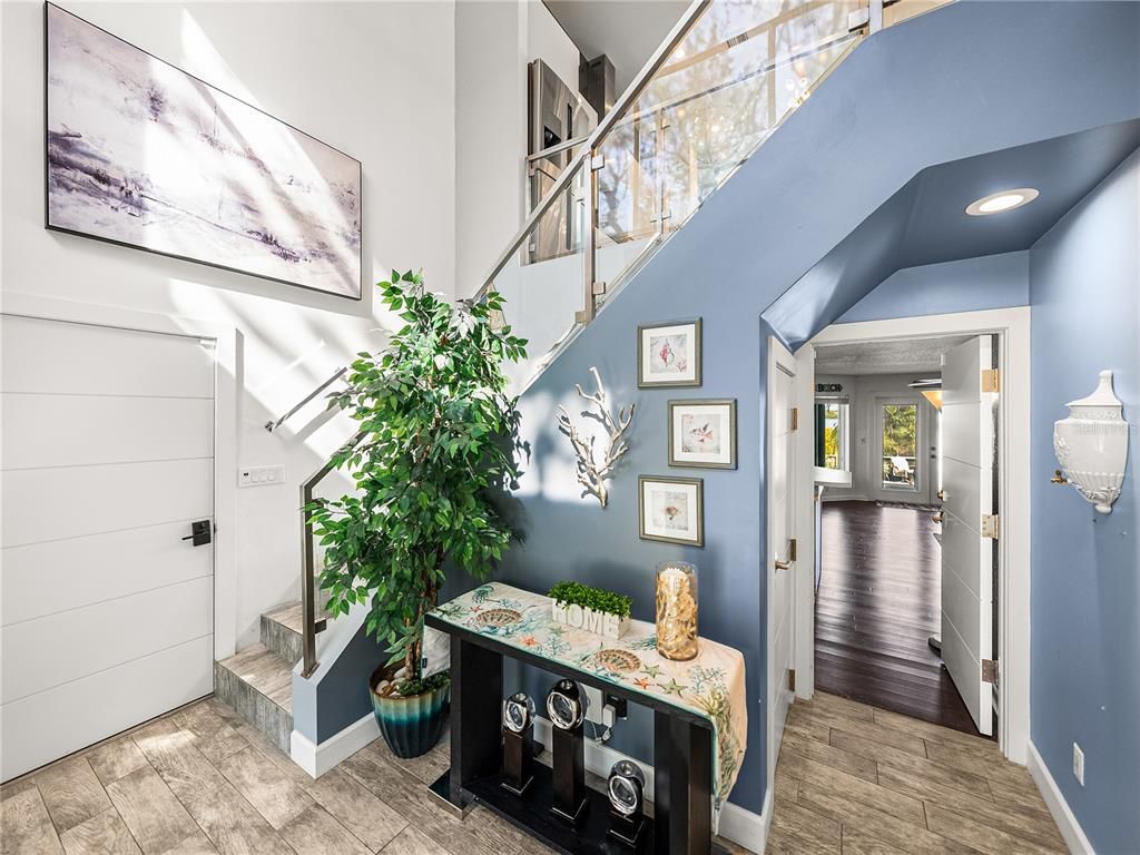 Interior, Recessed Lighting, Wood Texture Flooring