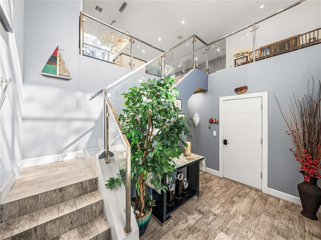 Interior, Recessed Lighting, Wood Texture Flooring