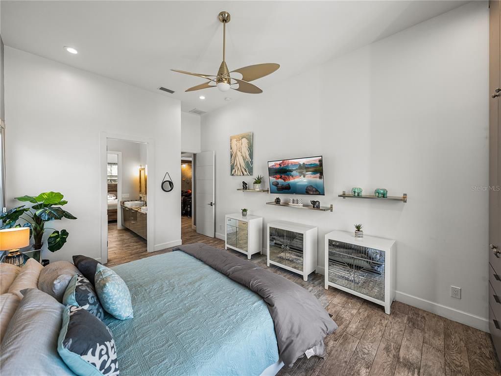 Bedroom, Interior, Recessed Lighting, Wood Texture Flooring