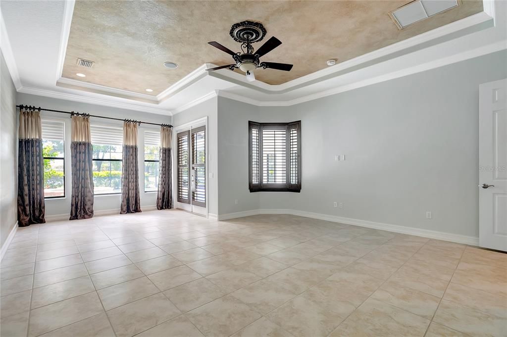 Empty room, Interior, Recessed Lighting