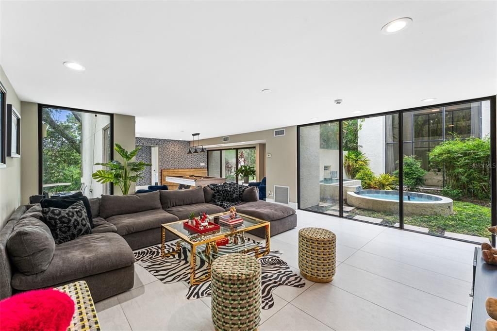 Interior, Living room, Pendant Lights, Recessed Lighting