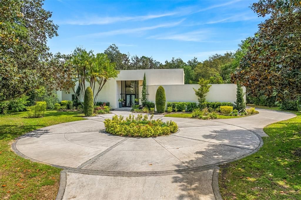 Backyard, Exterior, Facade, Modern