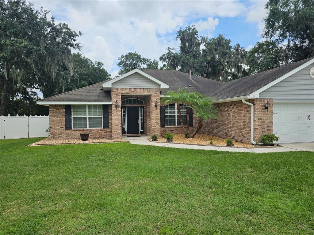 Attached, Exterior, Facade, Brick Facade, Ranch