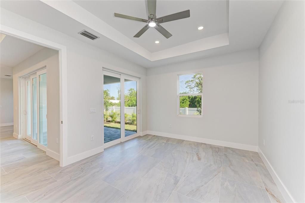 Empty room, Interior, Marble, Recessed Lighting