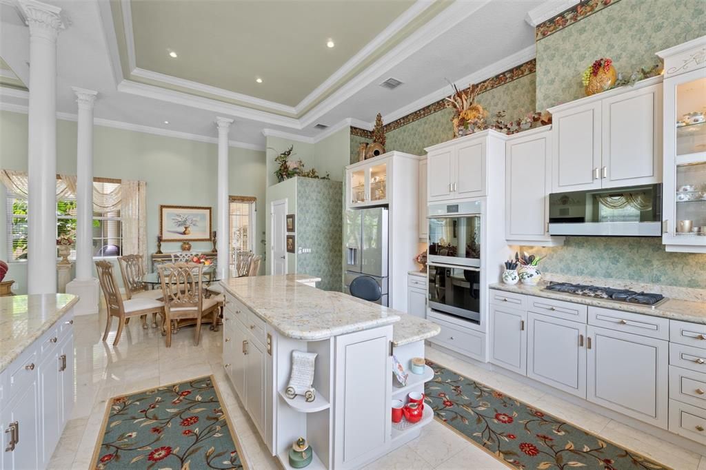 Dining room, Interior, Kitchen, Recessed Lighting, Stainless Steel Appliances