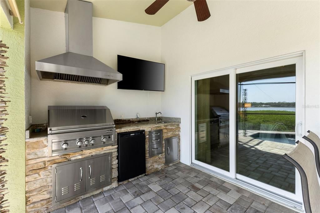 Exterior, Outdoor Kitchen