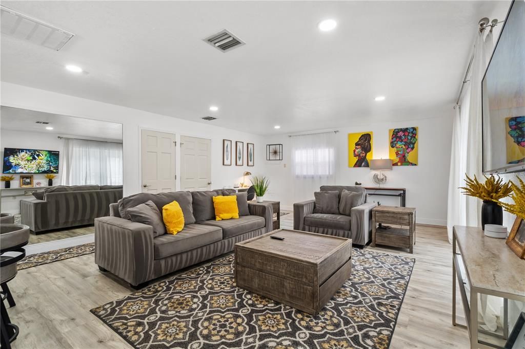 Interior, Living room, Recessed Lighting, Wood Texture Flooring