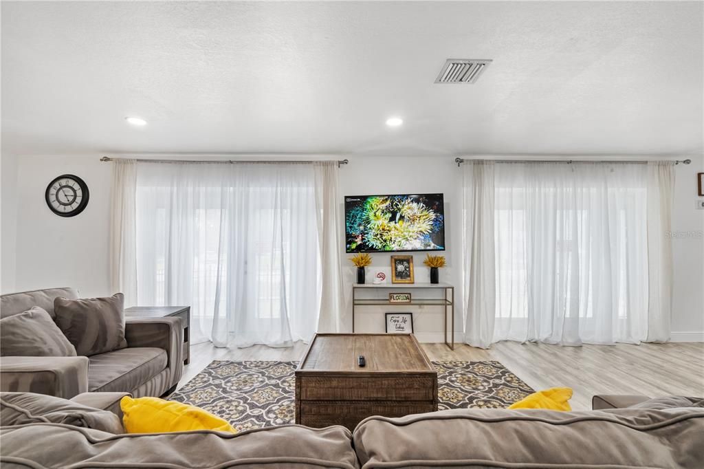 Interior, Living room, Recessed Lighting, Wood Texture Flooring