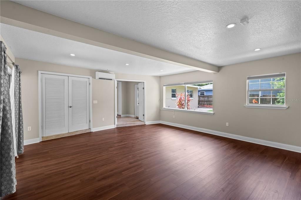 Empty room, Interior, Recessed Lighting, Wood Texture Flooring