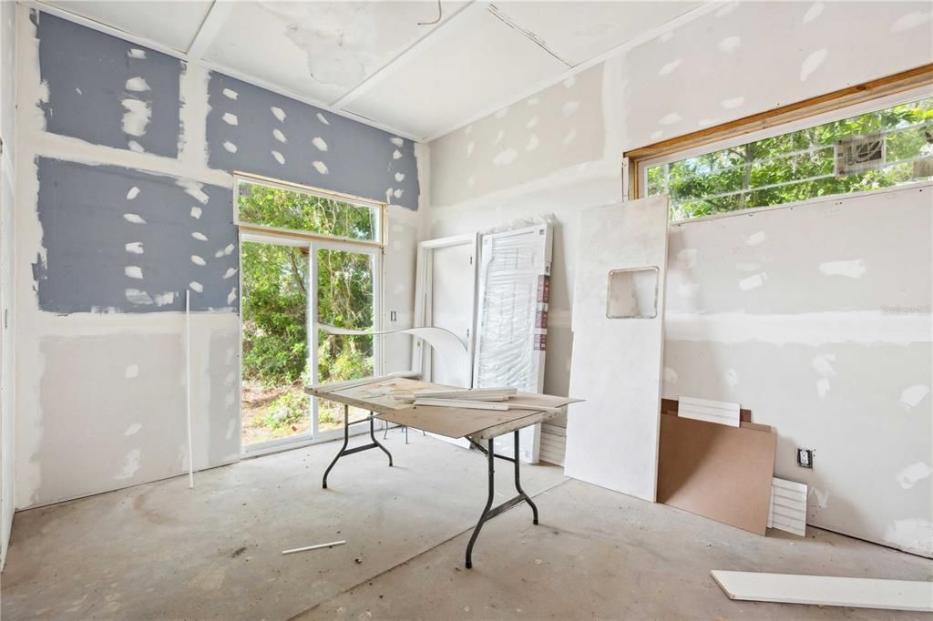 Home Office, Interior