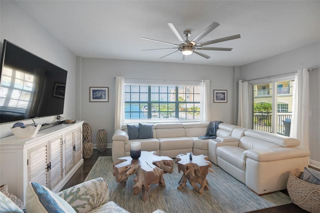 Interior, Living room, Water