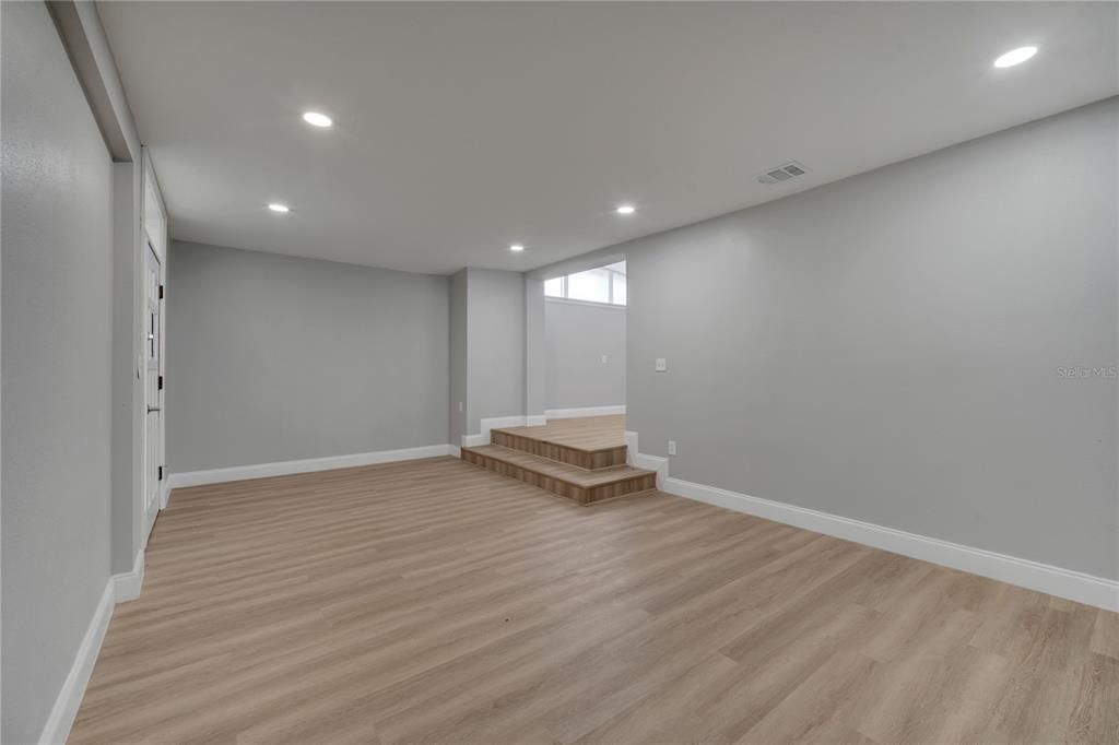 Empty room, Interior, Recessed Lighting, Wood Texture Flooring