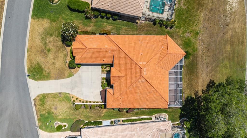 Exterior, Drone