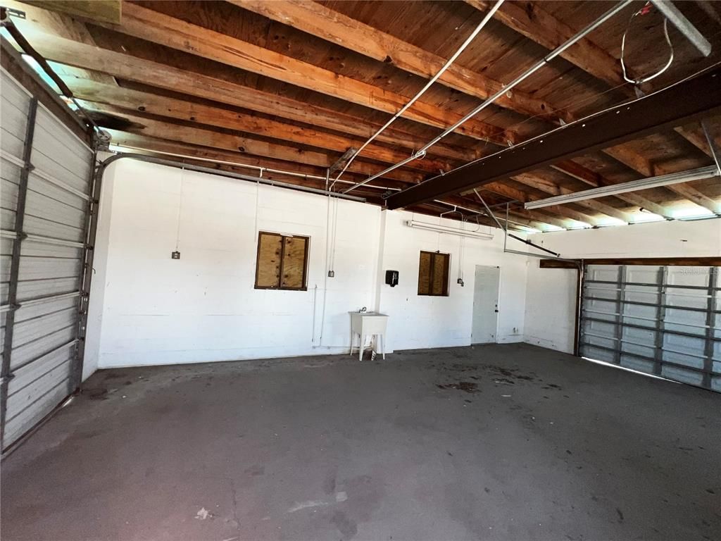 Garage, Interior, Wooden Beams, Wooden Ceilings