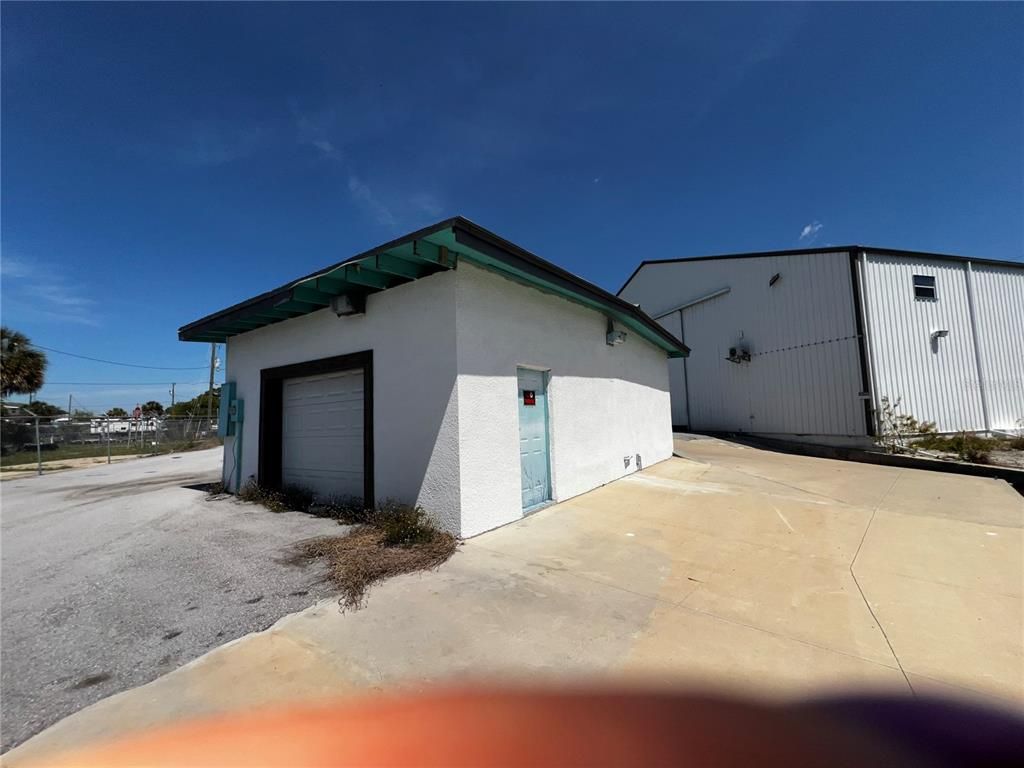 Detached Garage, Exterior