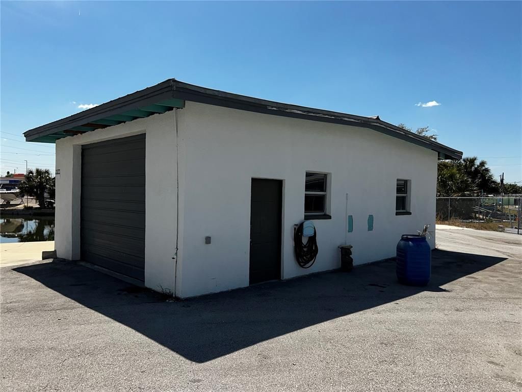 Detached Garage, Exterior