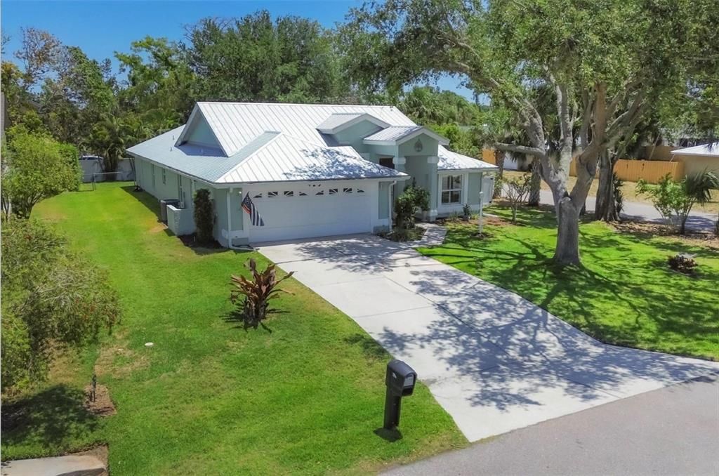 Exterior, Drone