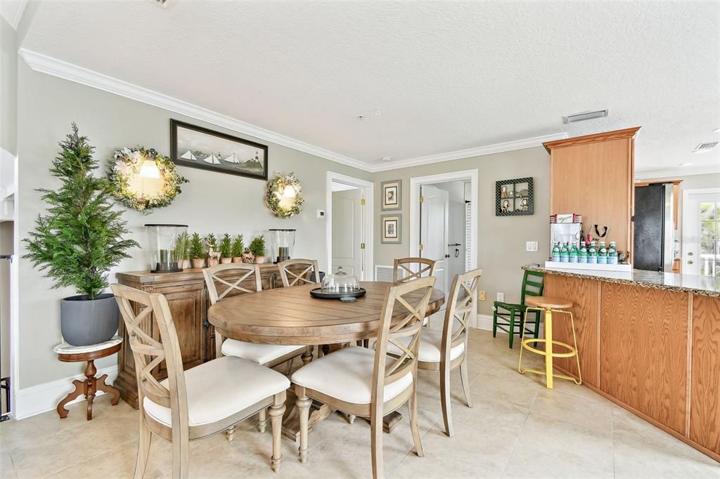 Dining room, Interior, Recessed Lighting