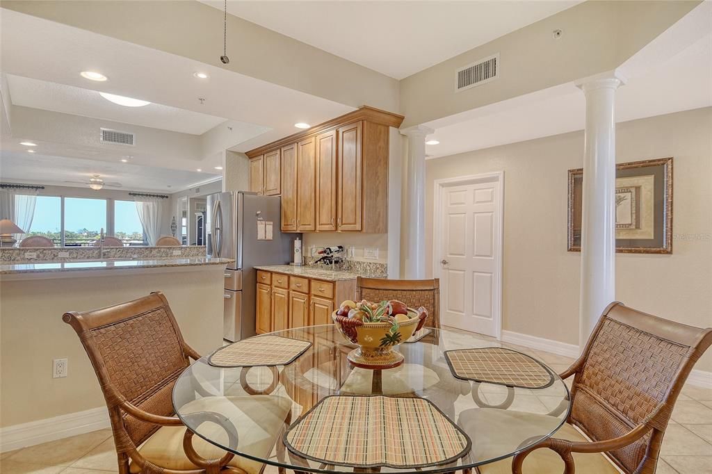Dining room, Interior, Kitchen, Recessed Lighting