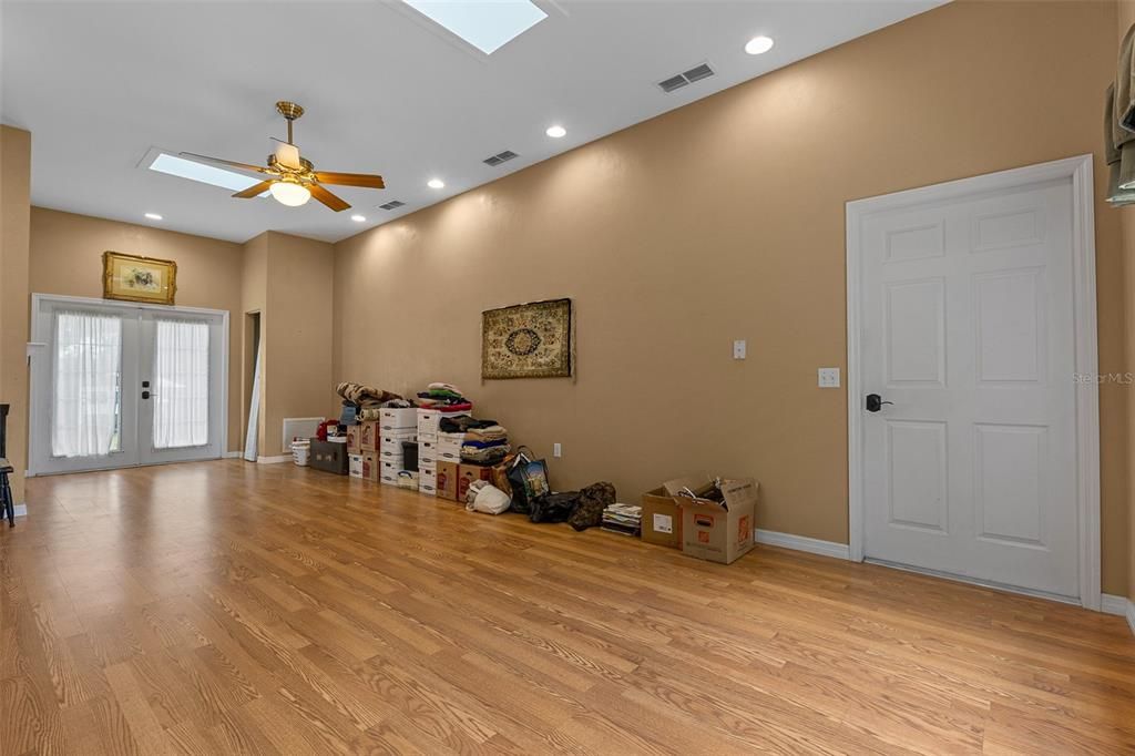 Interior, Recessed Lighting, Wood Texture Flooring