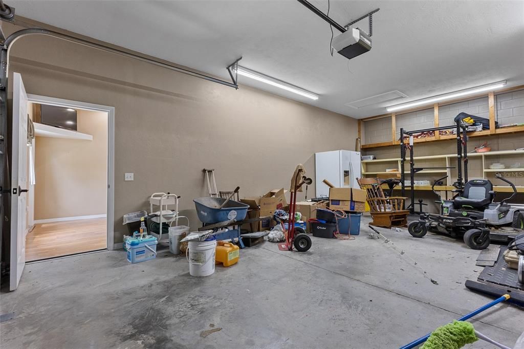 Garage, Interior