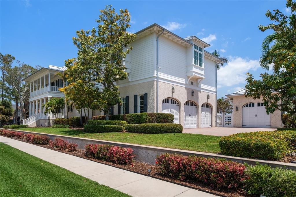 Attached, Backyard, Exterior, Facade, Queen Anne Victorian