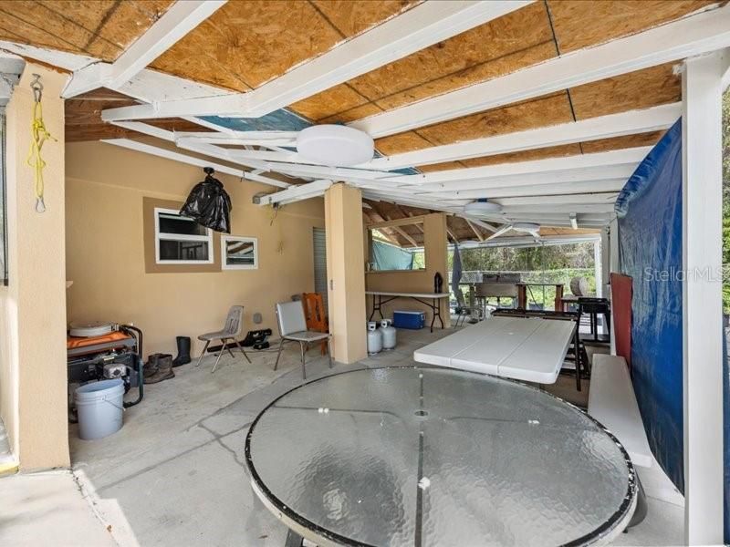 Garage, Interior