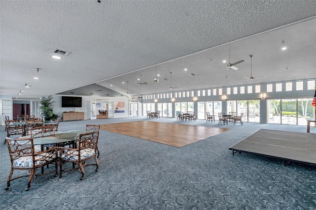 Dining room, Interior, Recessed Lighting