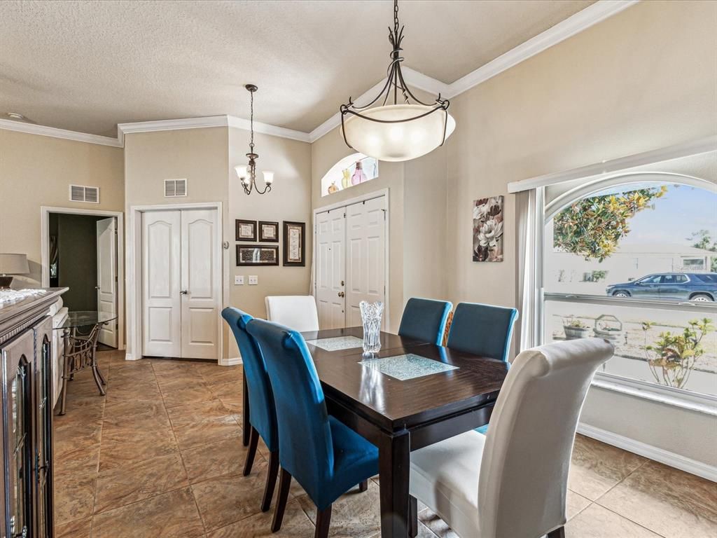 Chandelier, Dining room, Interior, Pendant Lights