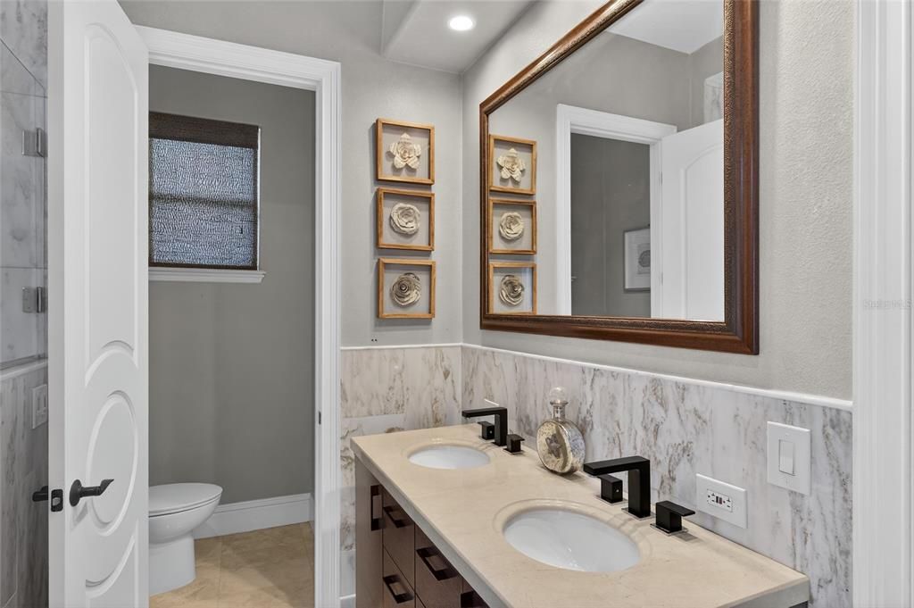 Bathroom, Dual Sink Vanities, Interior, Recessed Lighting