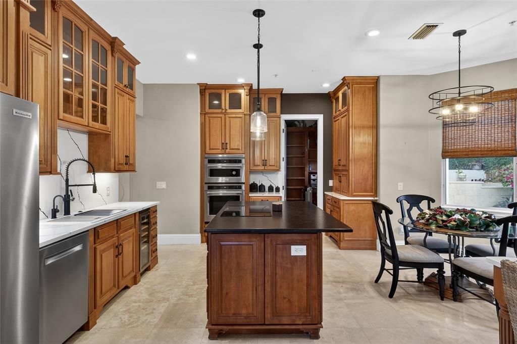Dining room, Interior, Kitchen, Pendant Lights, Recessed Lighting, Stainless Steel Appliances