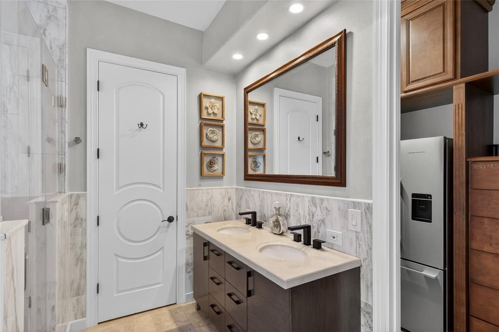 Bathroom, Interior, Recessed Lighting