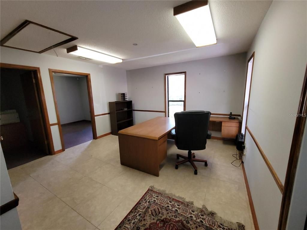 Home Office, Interior