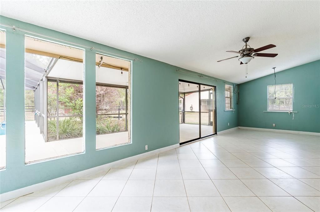 Empty room, Interior, Sun Room
