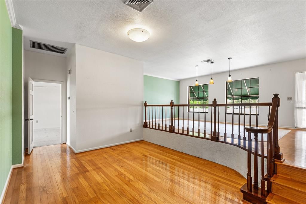 Interior, Pendant Lights, Wood Texture Flooring