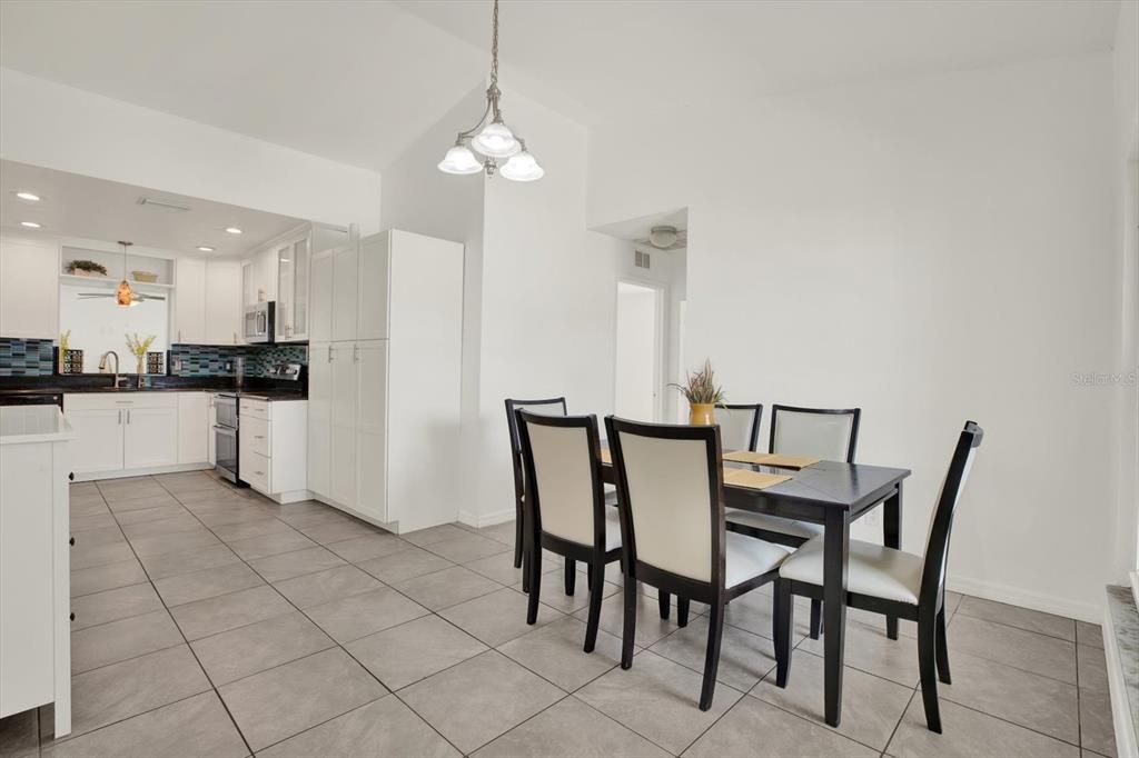Dining room, Interior, Kitchen, Pendant Lights, Recessed Lighting