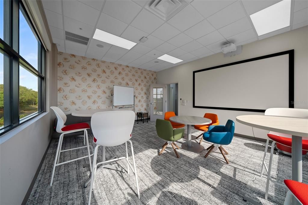 Dining room, Interior, Projection Screen, Recessed Lighting