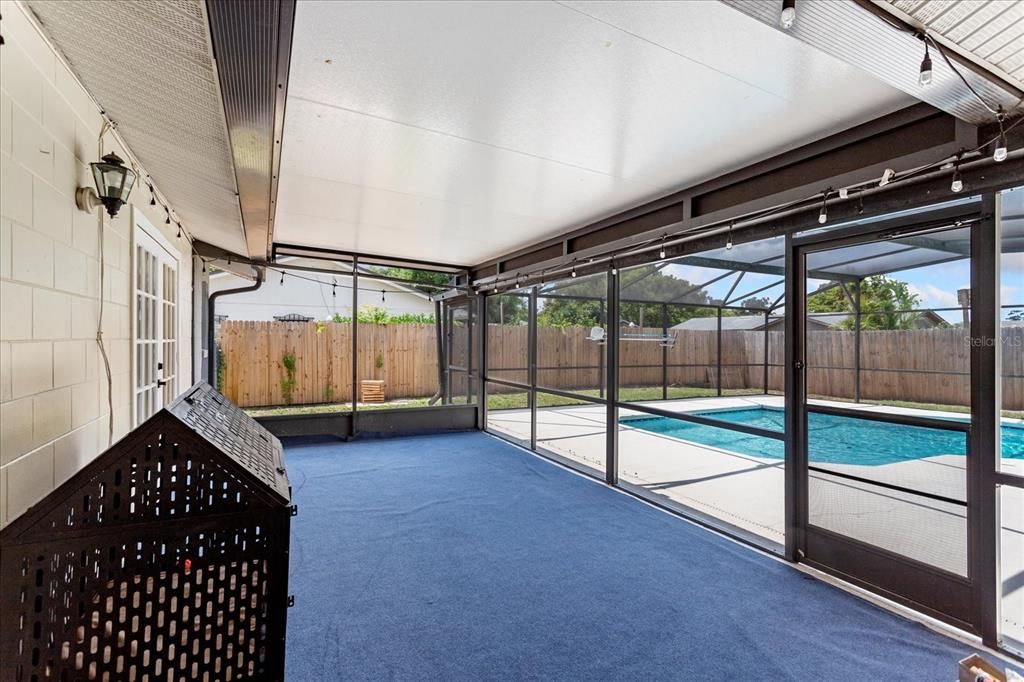 Interior, Pool, Sun Room