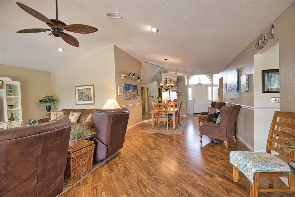 Chandelier, Dining room, Interior, Living room, Pendant Lights, Recessed Lighting, Wood Texture Flooring