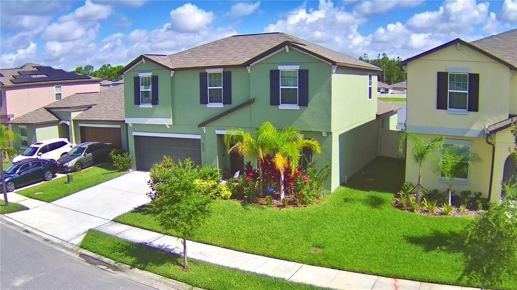 Attached, Exterior, Facade, Mediterranean