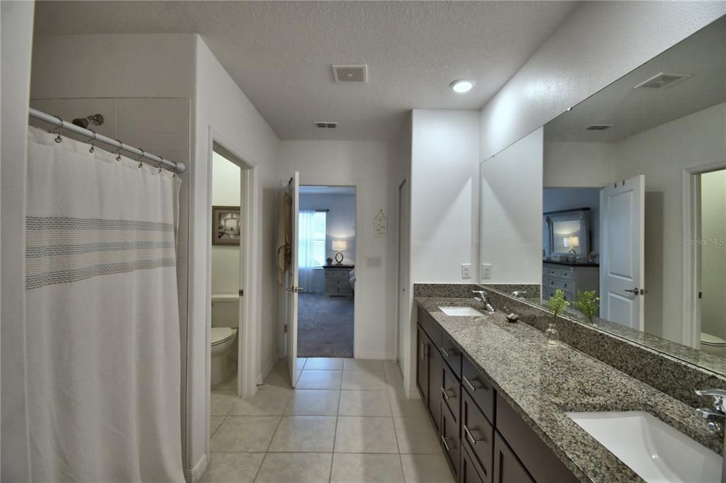 Bathroom, Dual Sink Vanities, Interior, Recessed Lighting