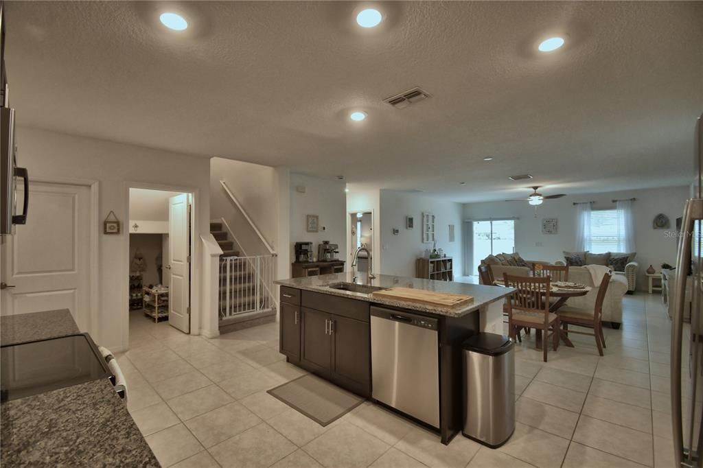 Dining room, Interior, Kitchen, Recessed Lighting
