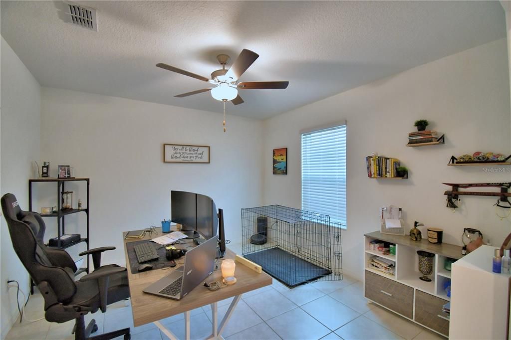 Home Office, Interior