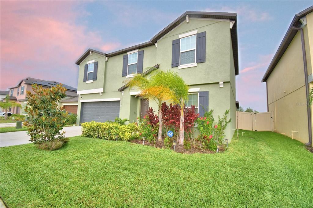 Attached, Backyard, Exterior, Facade, Rowhouse