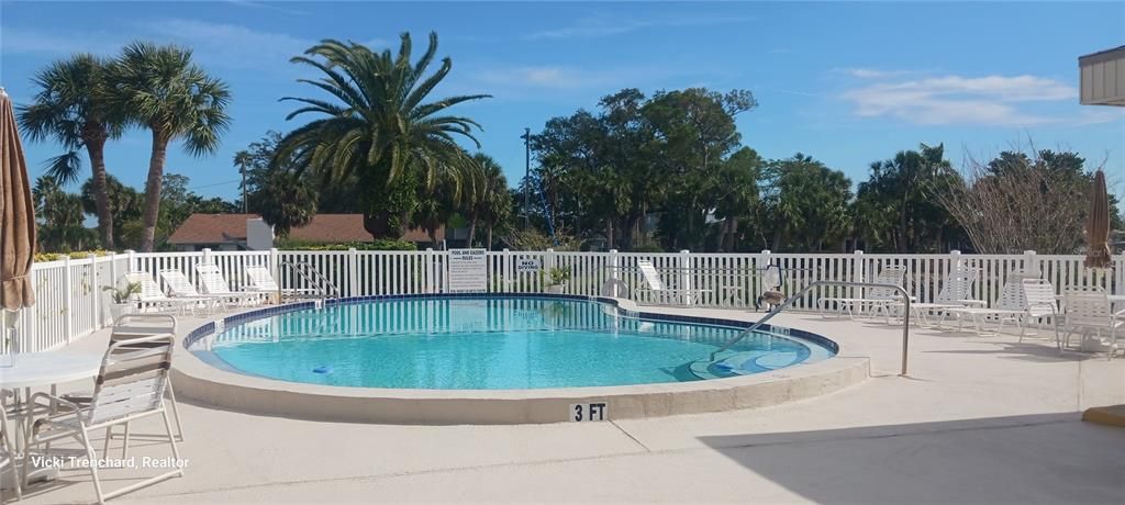 Exterior, Pool