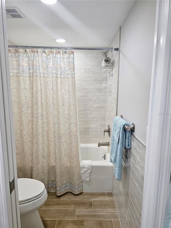 Bathroom, Interior, Recessed Lighting, Wood Texture Flooring