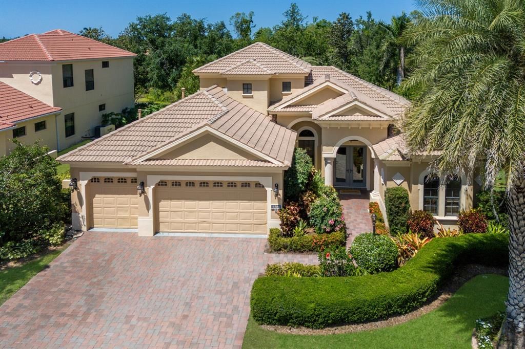 Attached, Exterior, Facade, Mediterranean