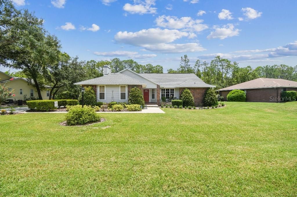 Backyard, Exterior, Facade, Brick Facade, Ranch