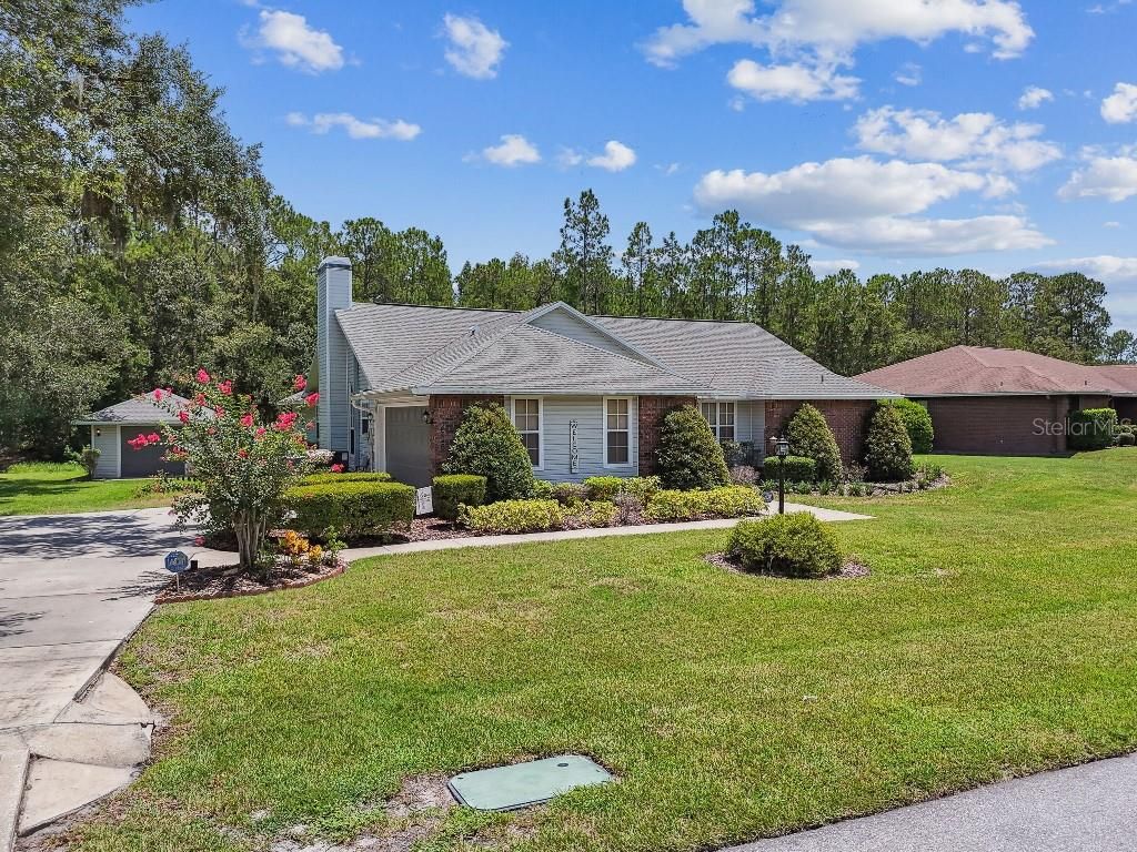 Attached, Backyard, Exterior, Facade, Brick Facade, Ranch